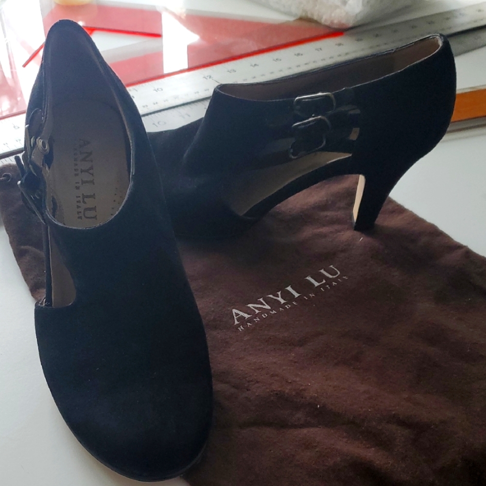 Anyi Lu Black Women's Shoes
